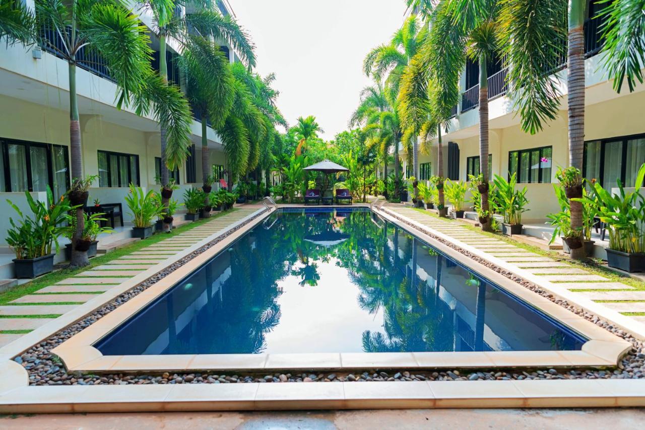 New Riverside Hotel Sziemreap Kültér fotó