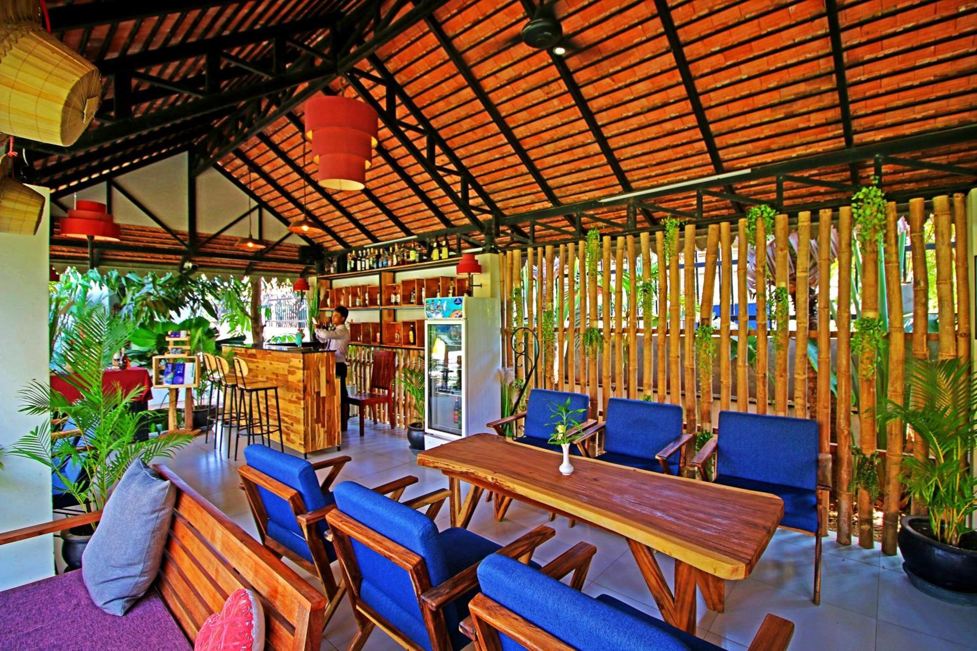 New Riverside Hotel Sziemreap Kültér fotó