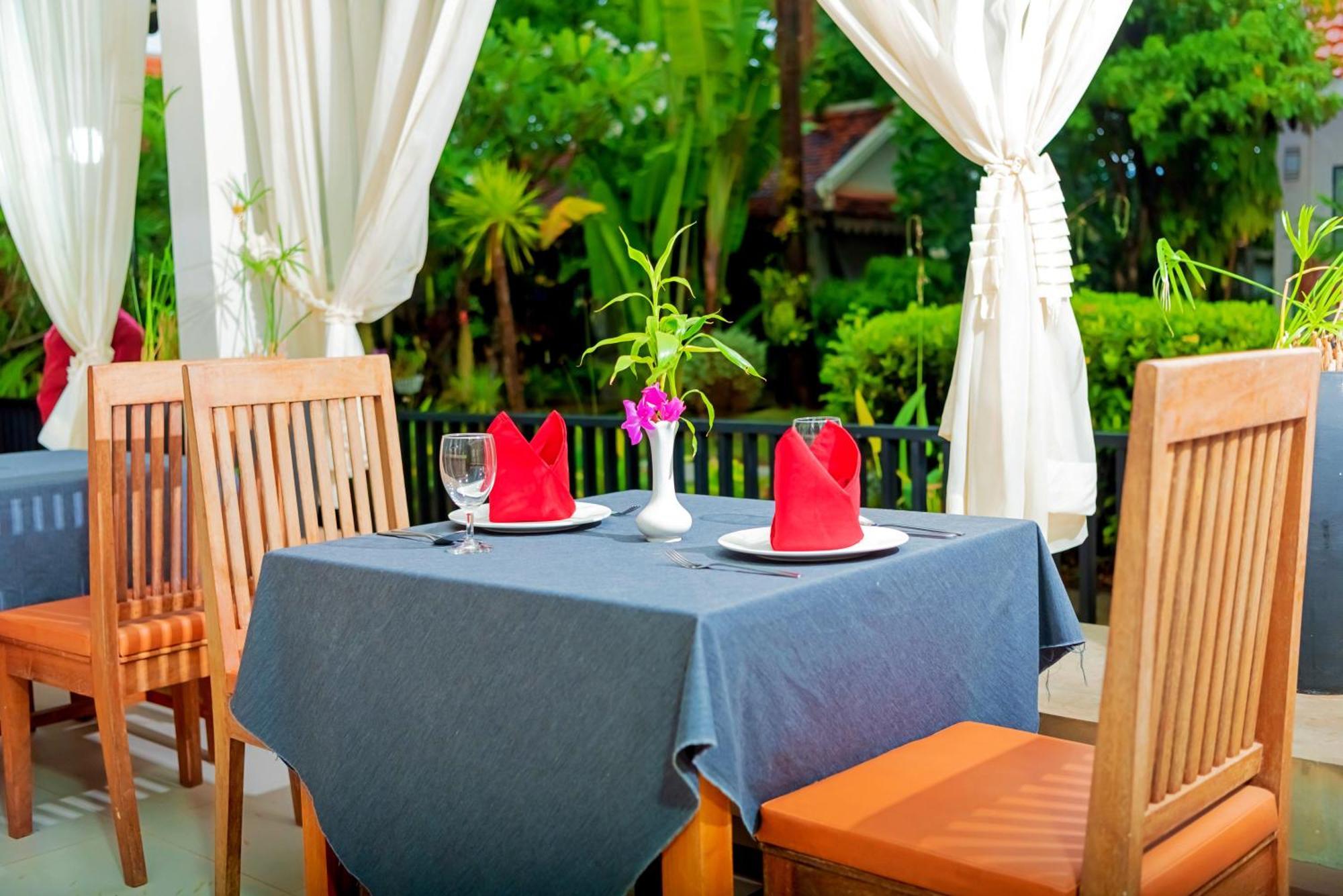New Riverside Hotel Sziemreap Kültér fotó