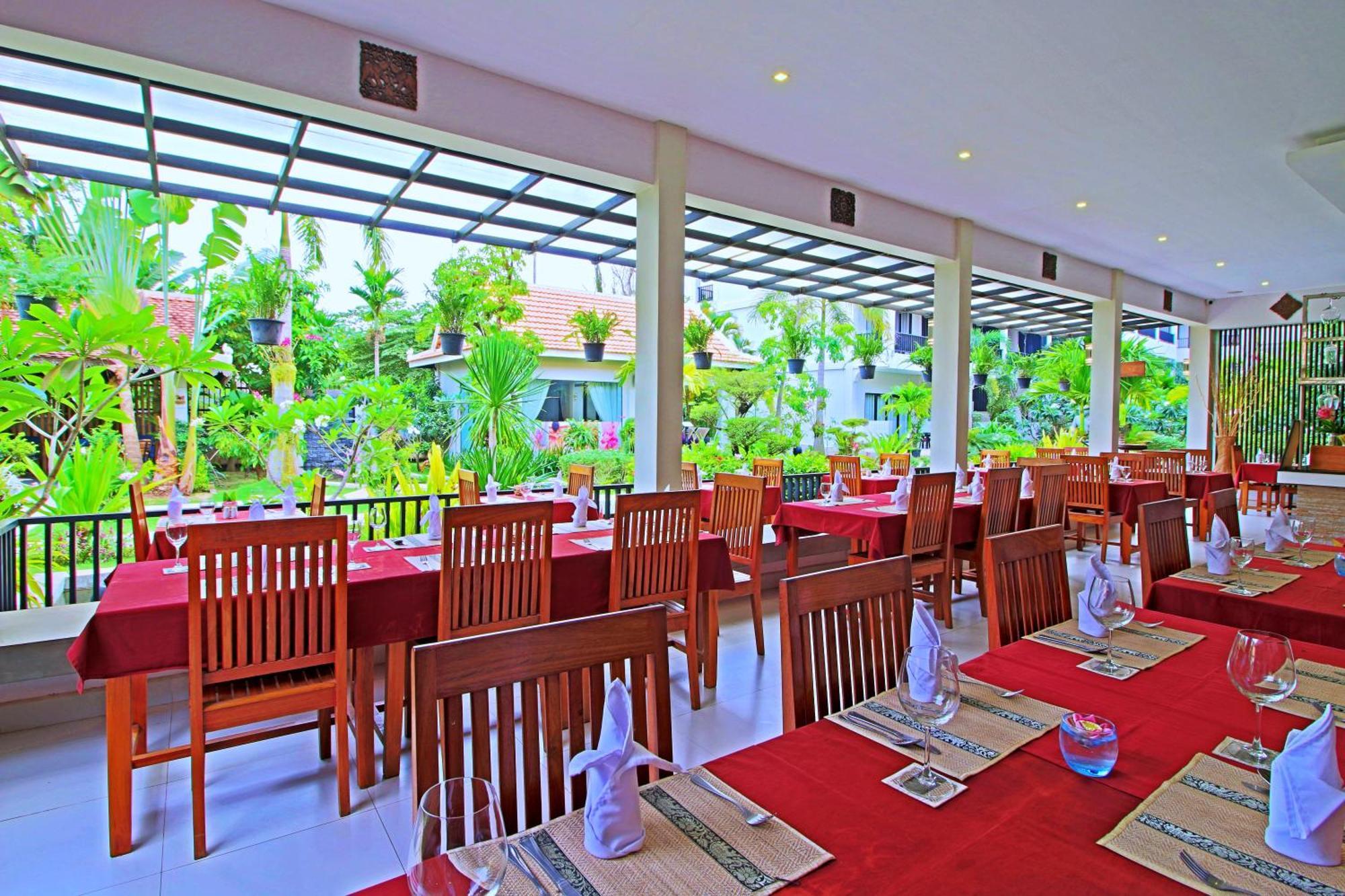 New Riverside Hotel Sziemreap Kültér fotó