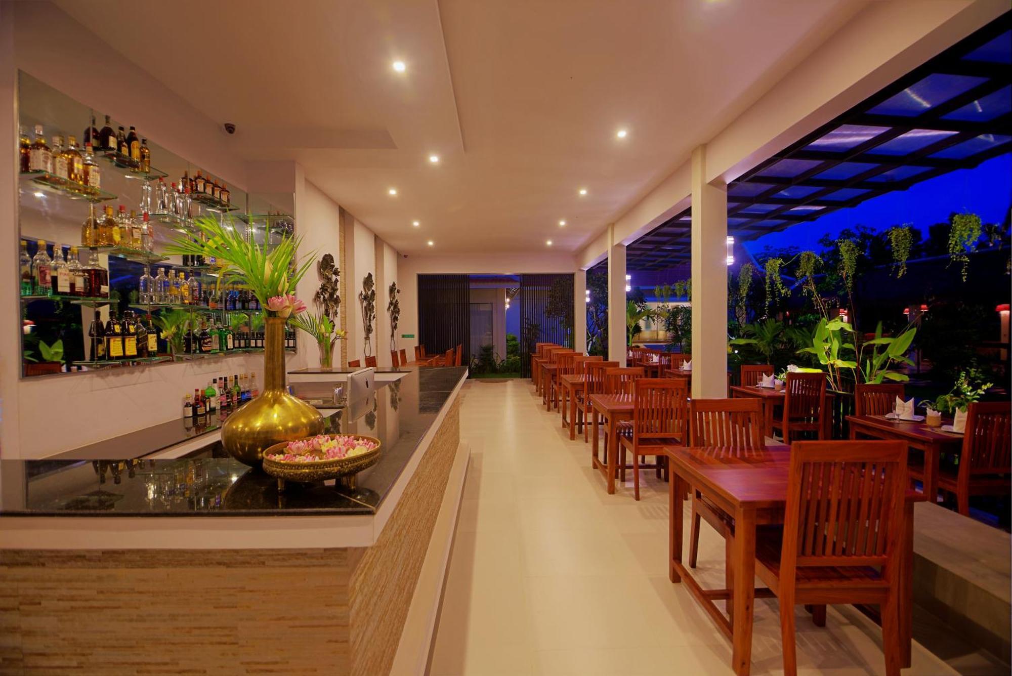 New Riverside Hotel Sziemreap Kültér fotó