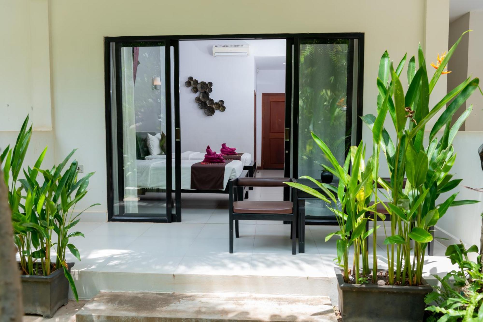 New Riverside Hotel Sziemreap Kültér fotó